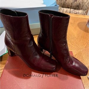 Donald/Pliner crinkle patent boots, plum color size 7.5